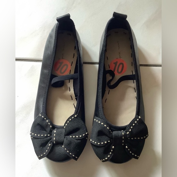 Girl’s Size Ten Zara Ballet Flats - Picture 1 of 3